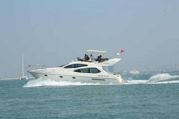 45英尺飞桥游艇