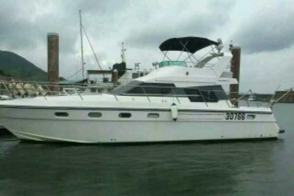 45英尺飞桥游艇