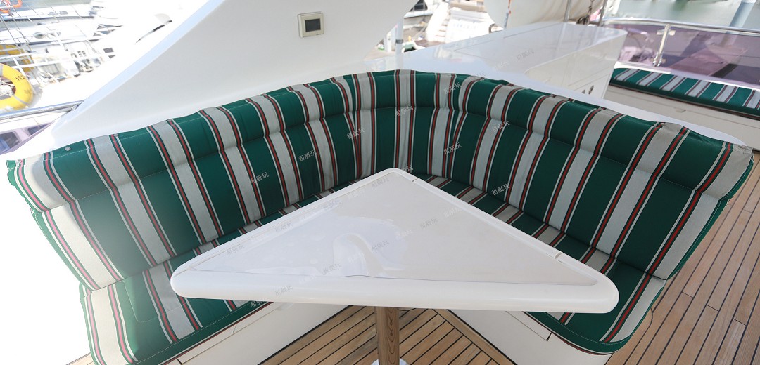 68英尺豪華游艇