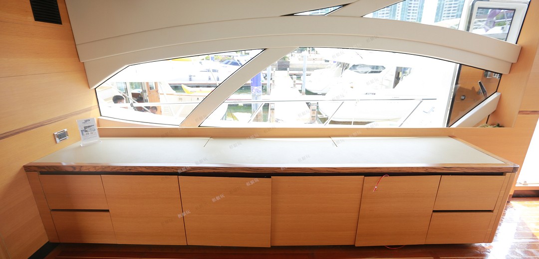 70英尺飛橋游艇