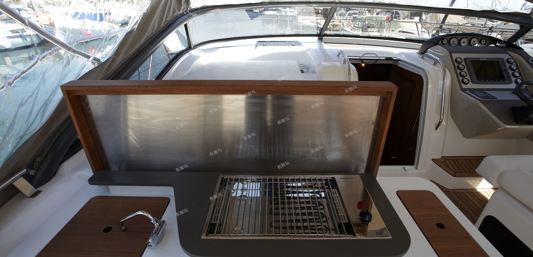 德國巴伐利亞46尺運(yùn)動(dòng)游艇 德國巴伐利亞46尺運(yùn)動(dòng)游艇